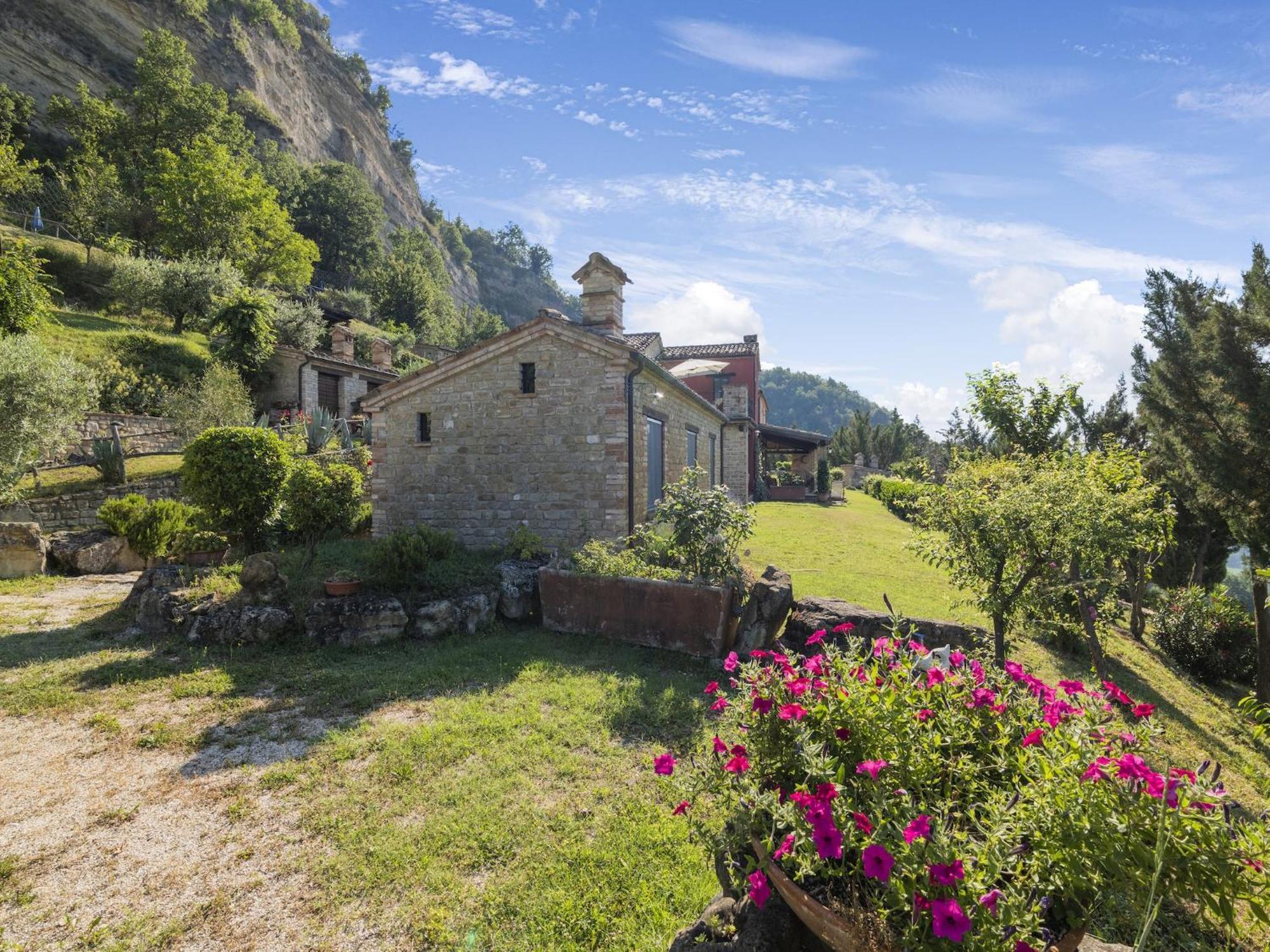 Gorgeous Apartment With Pool Near Sibillini Mountains Monte San Martino 外观 照片